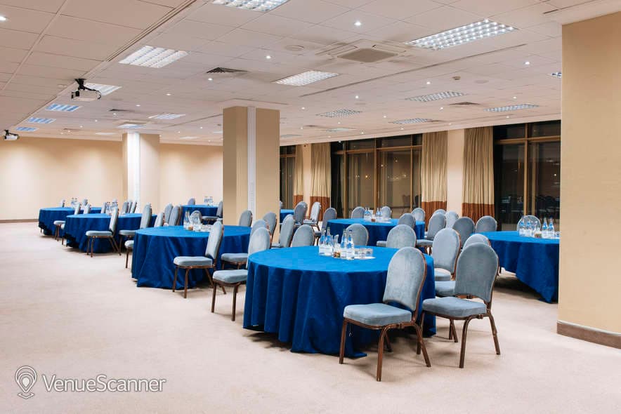 Waterloo Suite, Renaissance London Heathrow Hotel photo #3