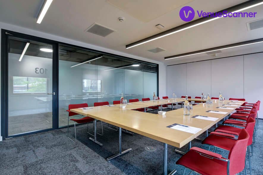 Room 204, 10 Union Street photo #1