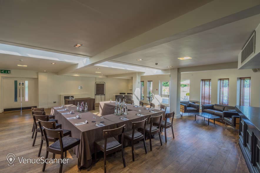 Lakeside, Stoke Place photo #3