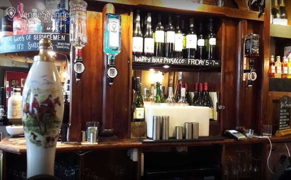 Snug Dining Area, The Beehive photo #3