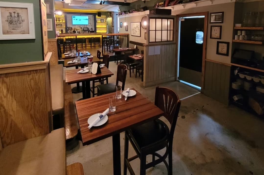 The Patio, Hamilton Hall photo #5