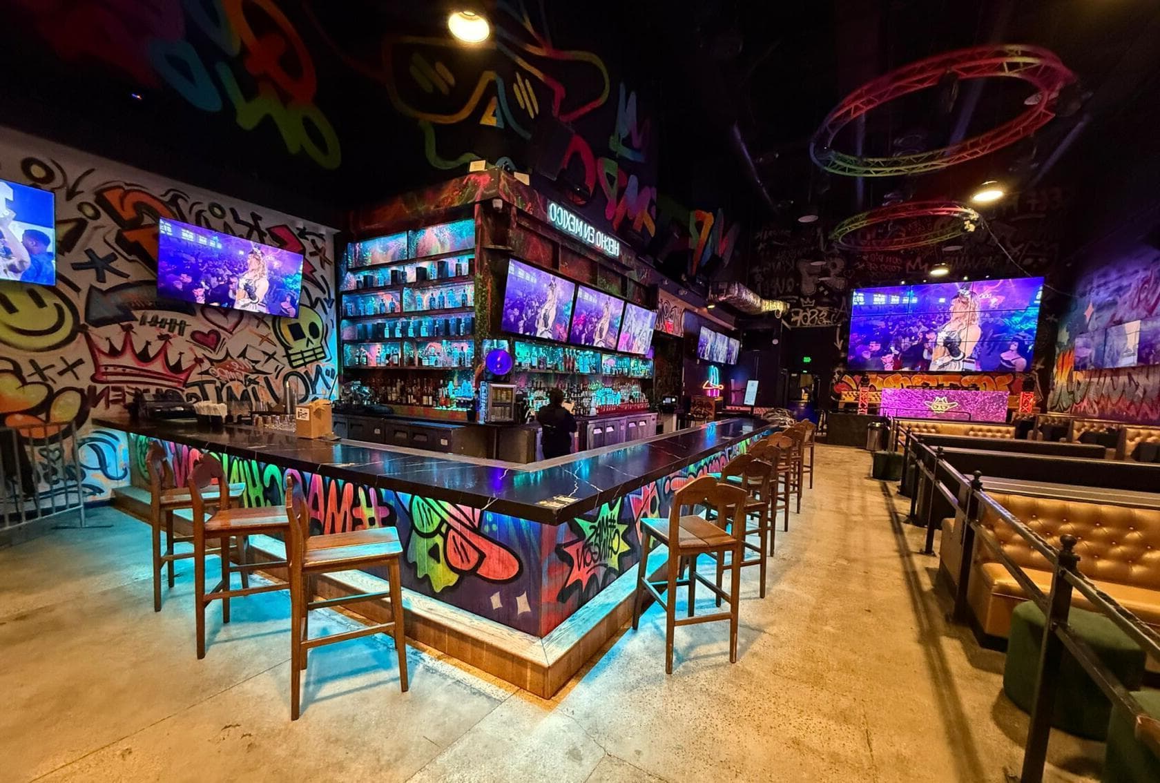 Full Buyout, Mr Tempo Sports Bar photo #1