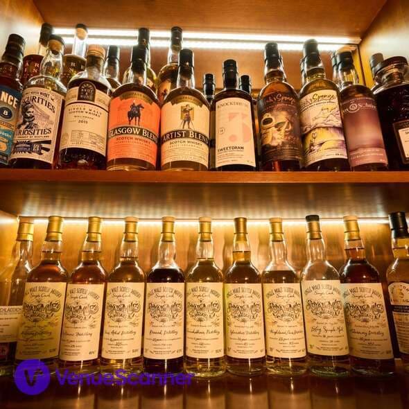 Whisky & Water, Blackstock Market photo #50