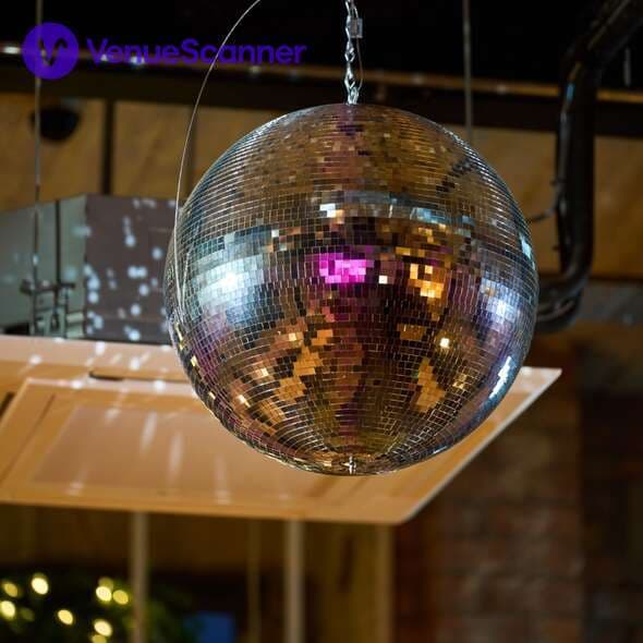 Lily’s Lounge, Blackstock Market photo #3