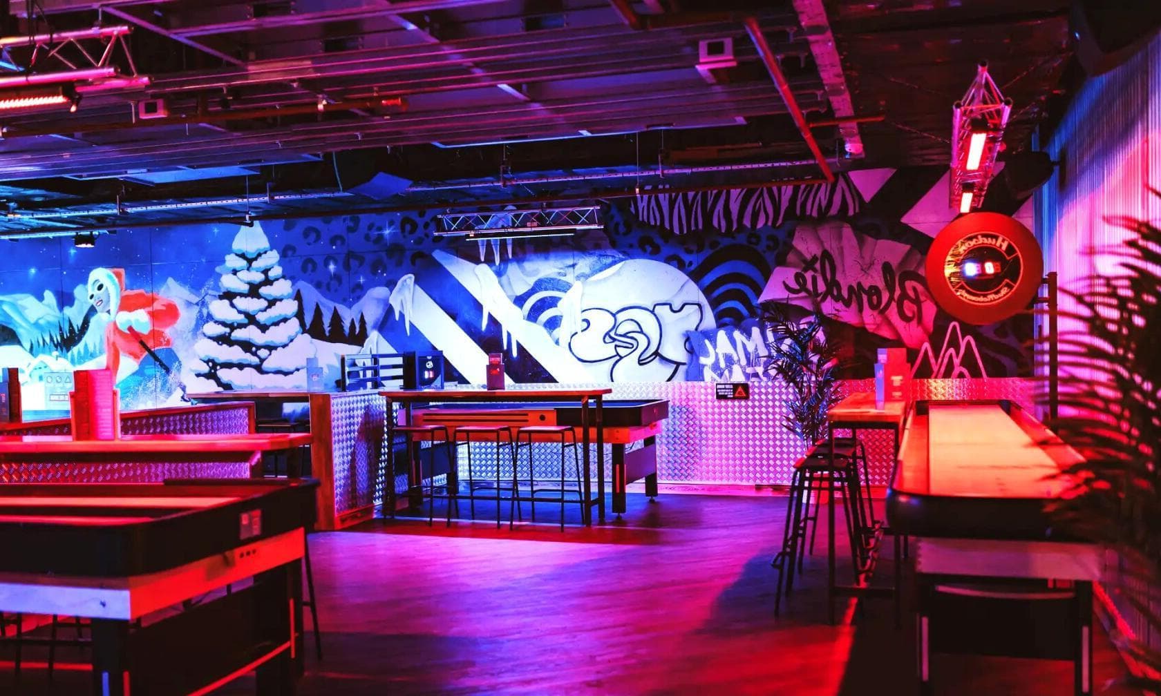 Photo of Roxy Lanes - Rose Street, Edinburgh, The Lodge