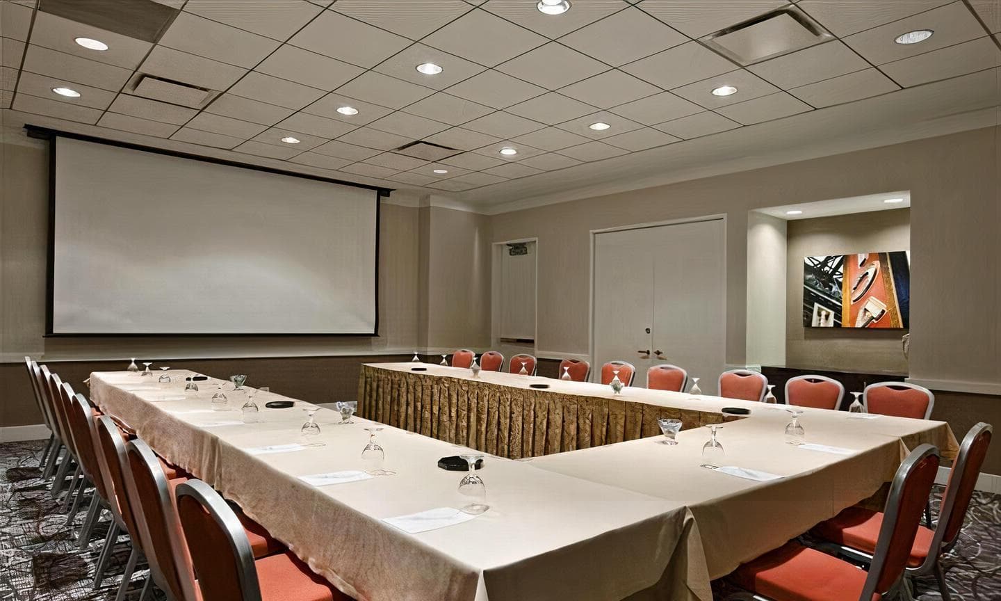 Des Plaines River, Embassy Suites Chicago Downtown photo #1