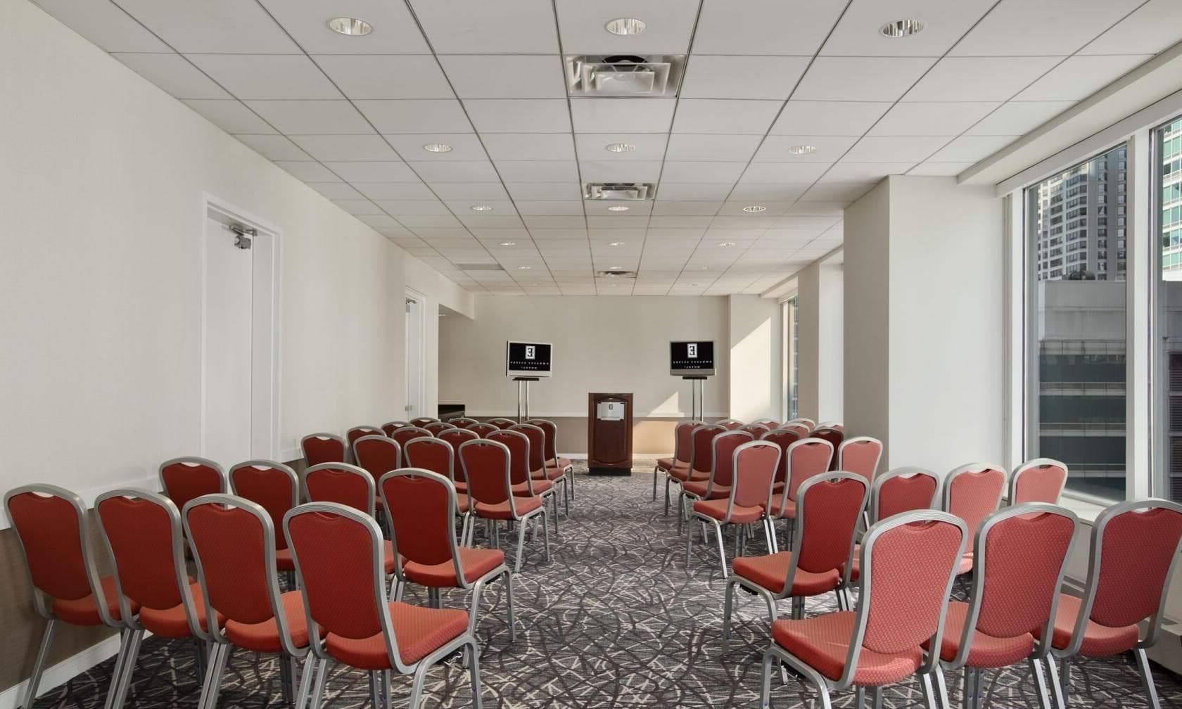 River North, Embassy Suites Chicago Downtown photo #1