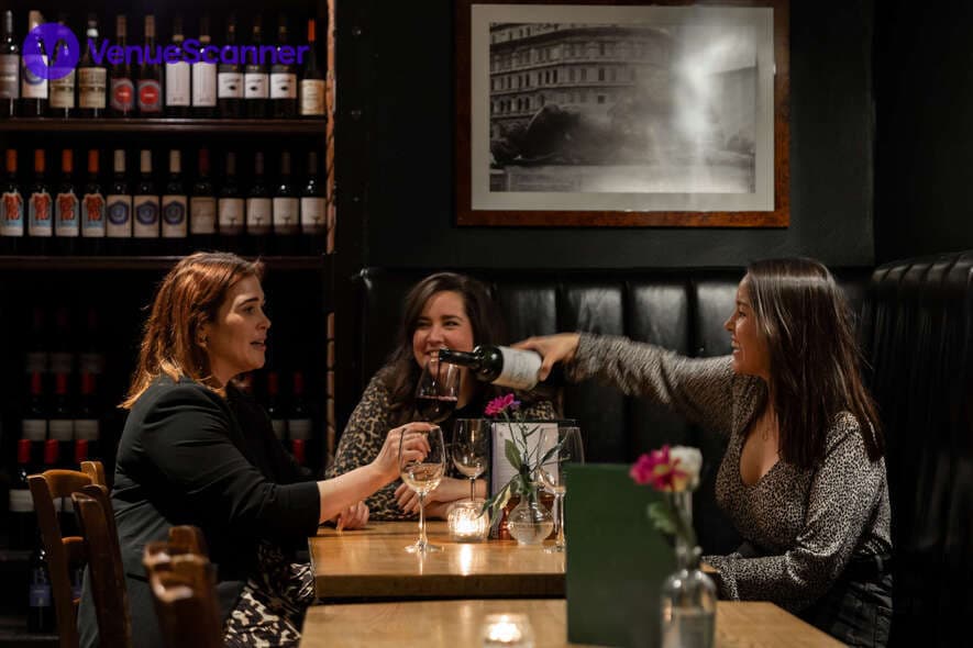 Walkers Of Whitehall, Dining Room photo #3