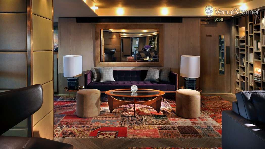 Bar Floor, The Hari photo #2