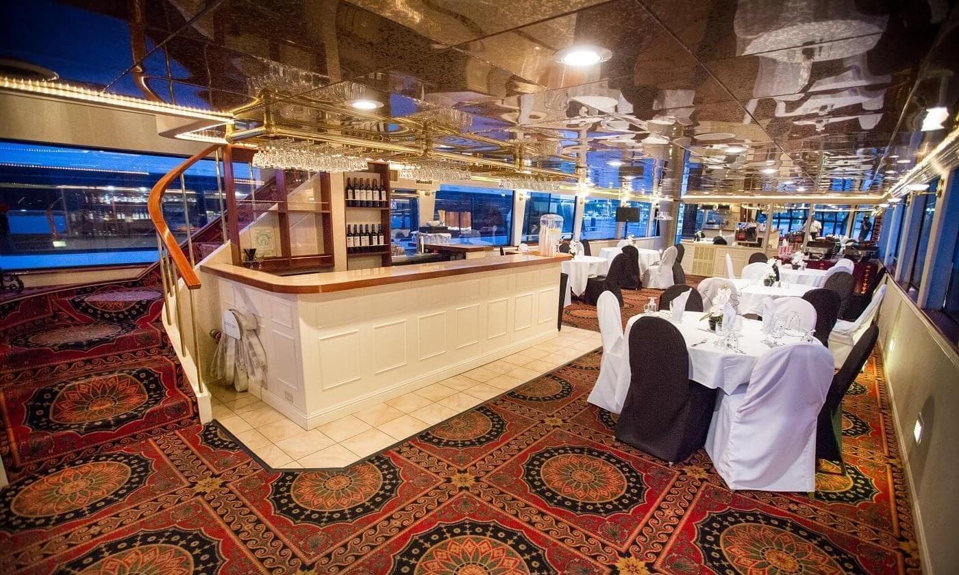 Chardonnay, Entire Boat, undefined photo #1