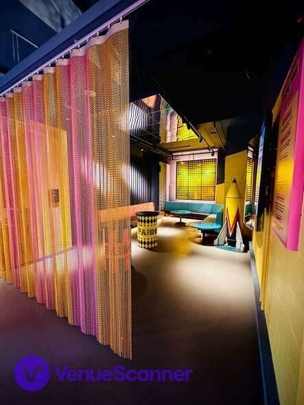 Holy Duck Lounge, Fairgame photo #2