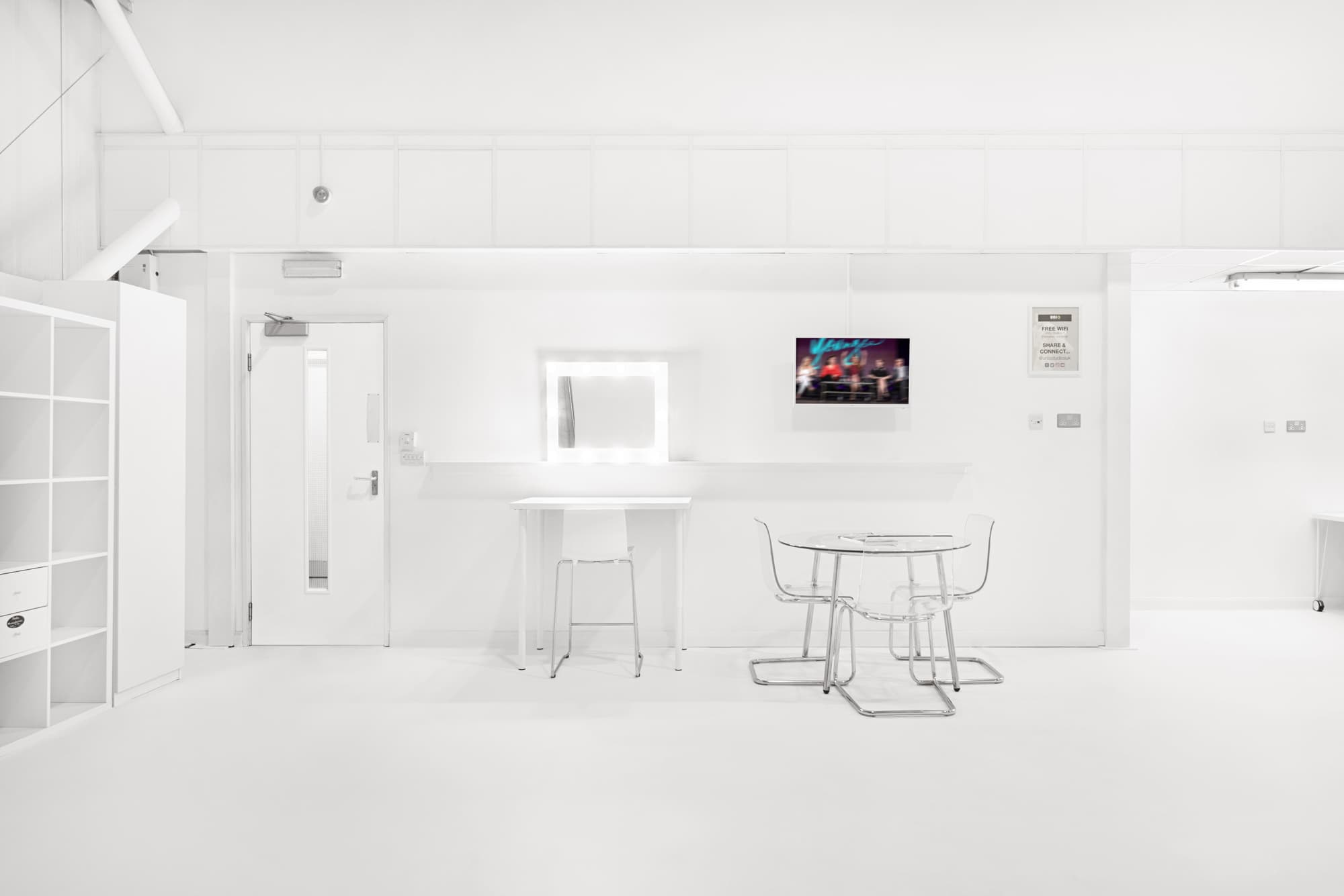 S2 Royal Arsenal Shoots, UniQ Royal Arsenal photo #2