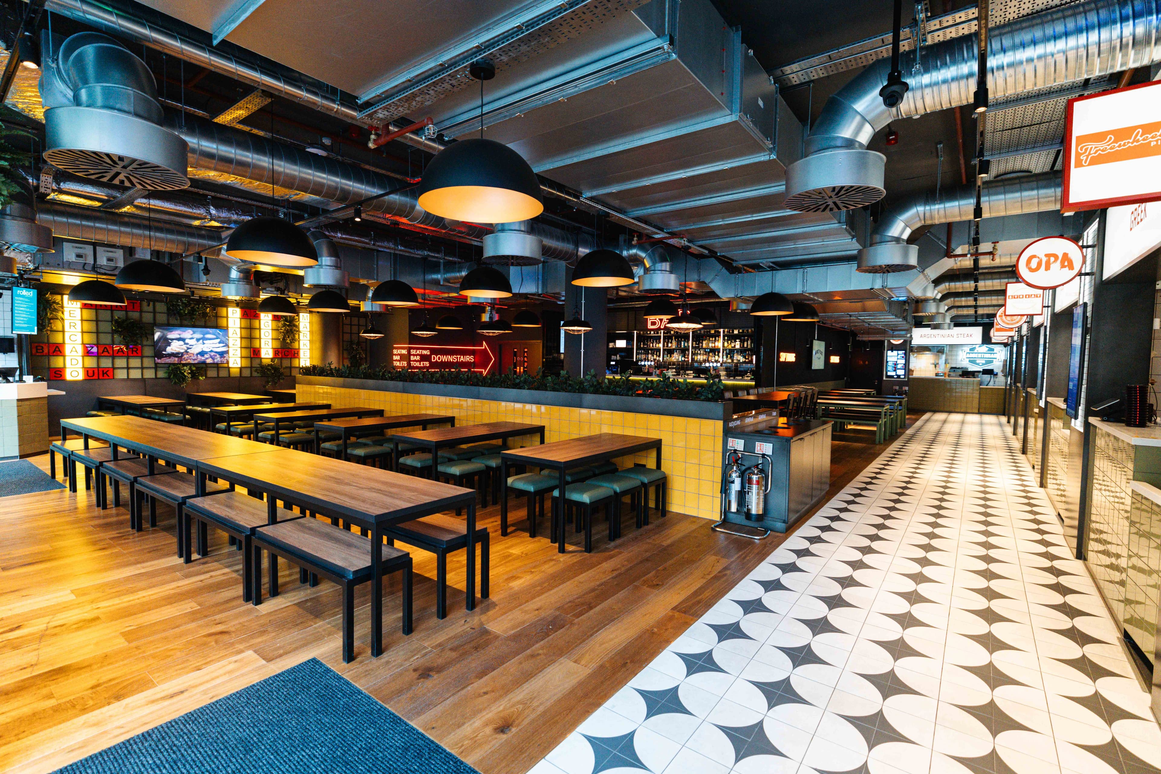 Market Place St. Paul's, Main Hall photo #2