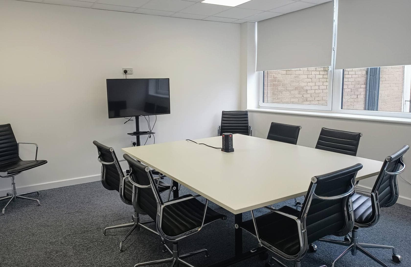 Jackton, EK-Collective photo #1