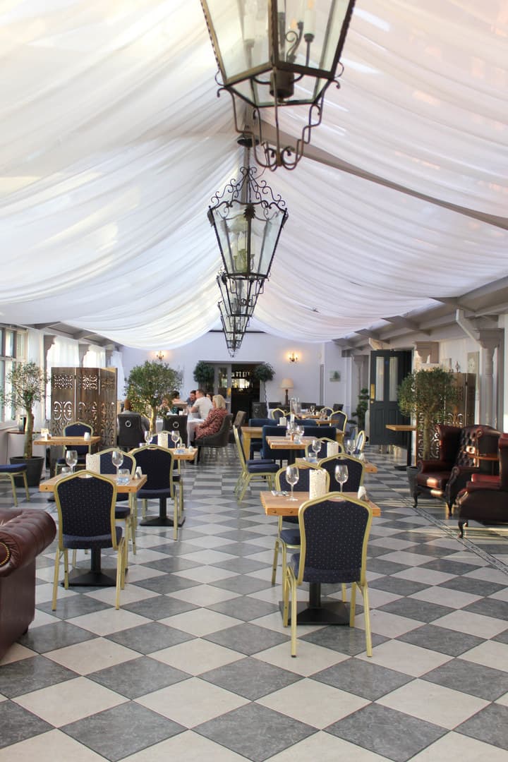 Exclusive Hire, Stanhill Court Gatwick photo #1