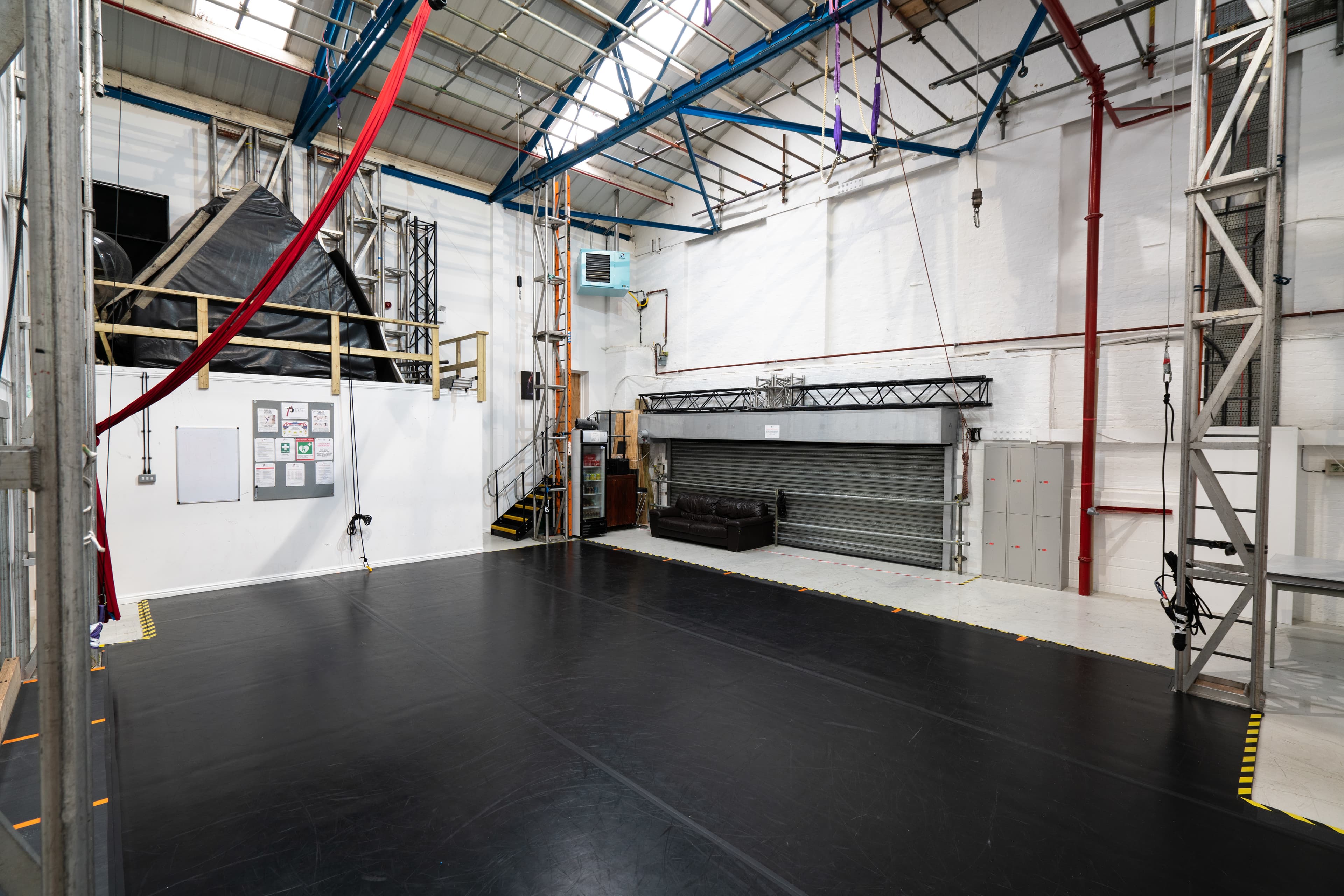 Creation Studio, Aircraft Circus Academy photo #1