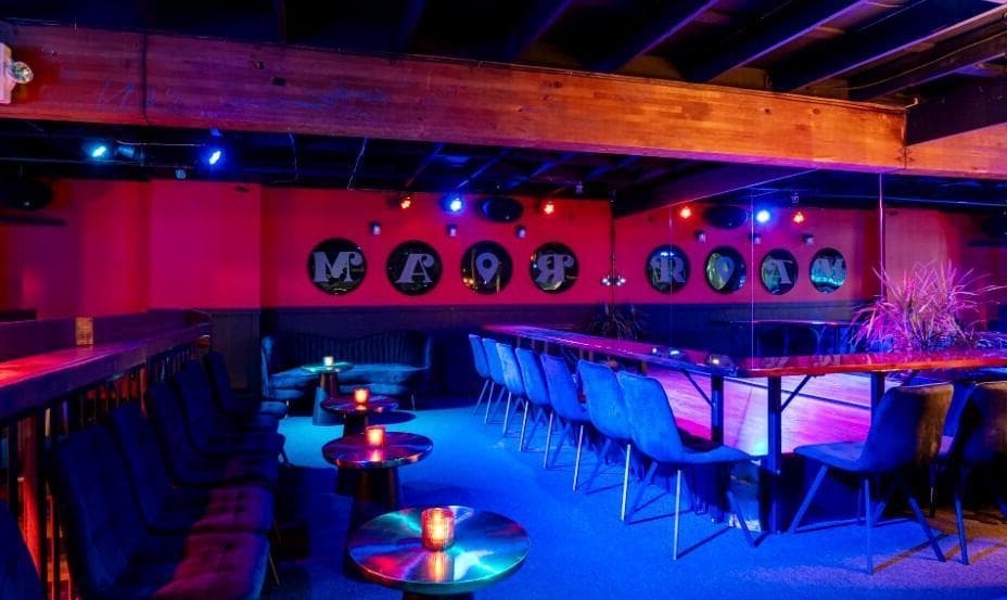 Upstairs, Roam photo #1