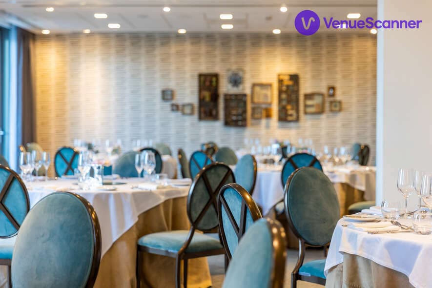 Rule/centerfold/balance/blot, Hilton Bournemouth photo #3