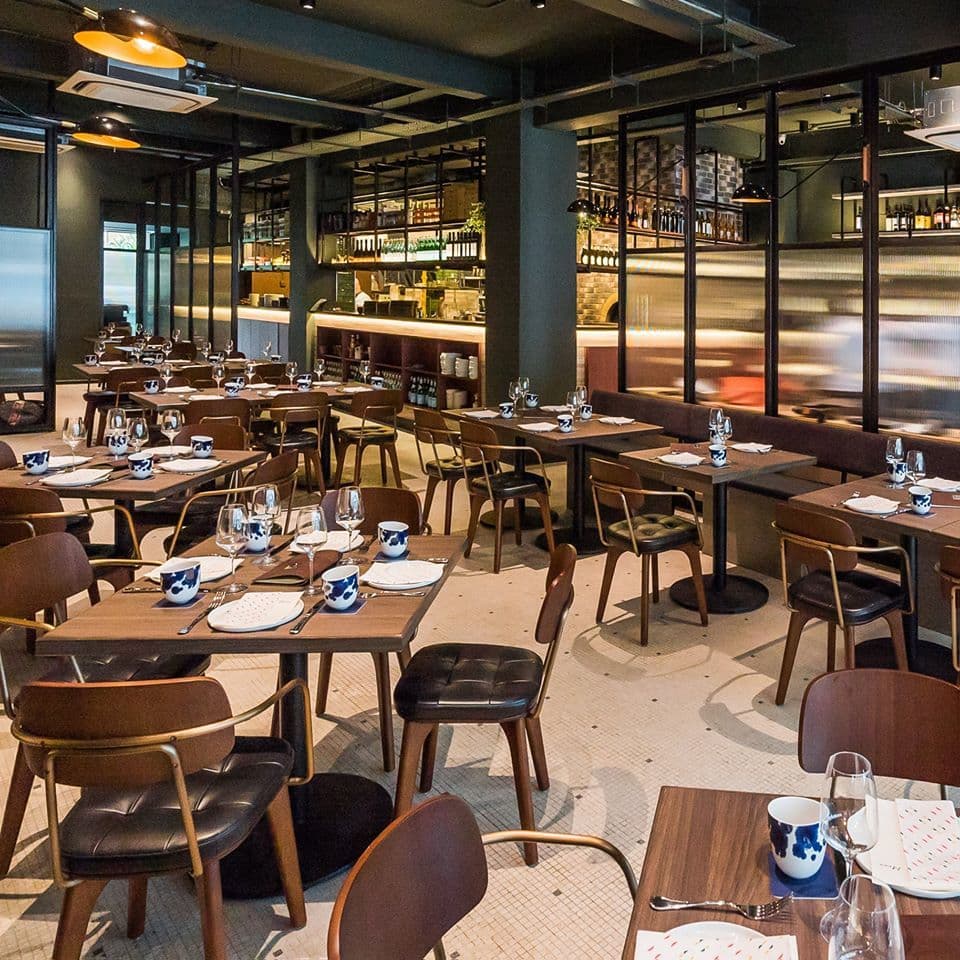 Exclusive Hire, Amo photo #3