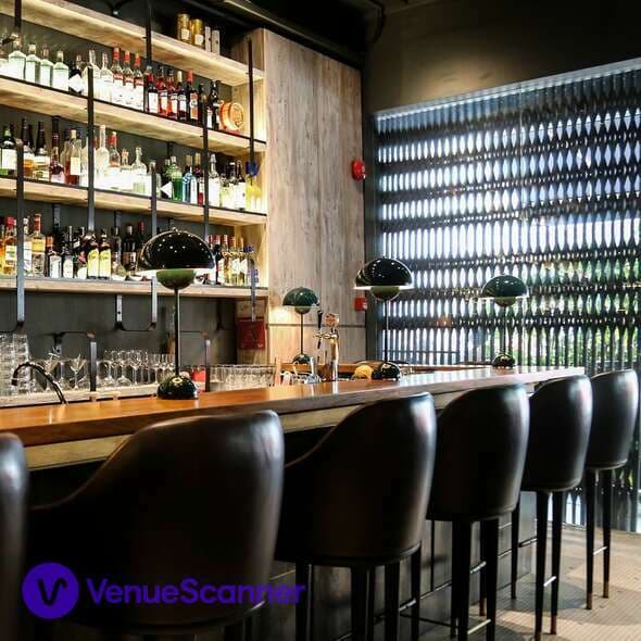 Exclusive Hire, Amo photo #1