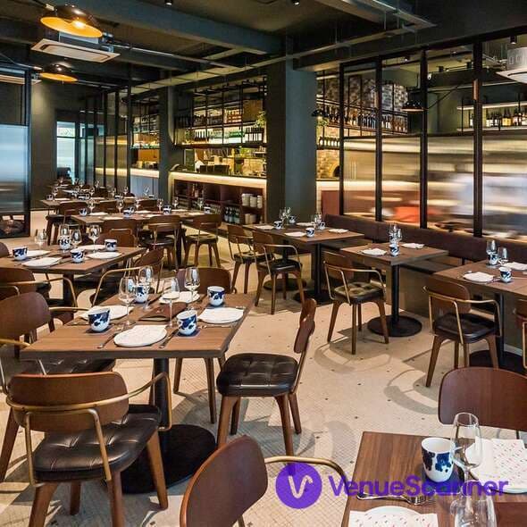 Exclusive Hire, Amo photo #3