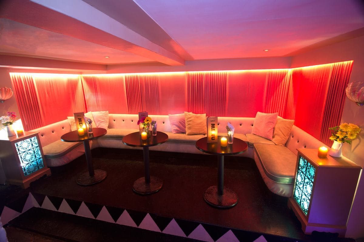 The Deco Lounge