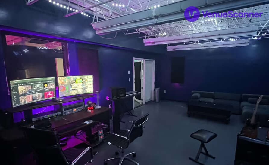 Deportee Studio photo #3