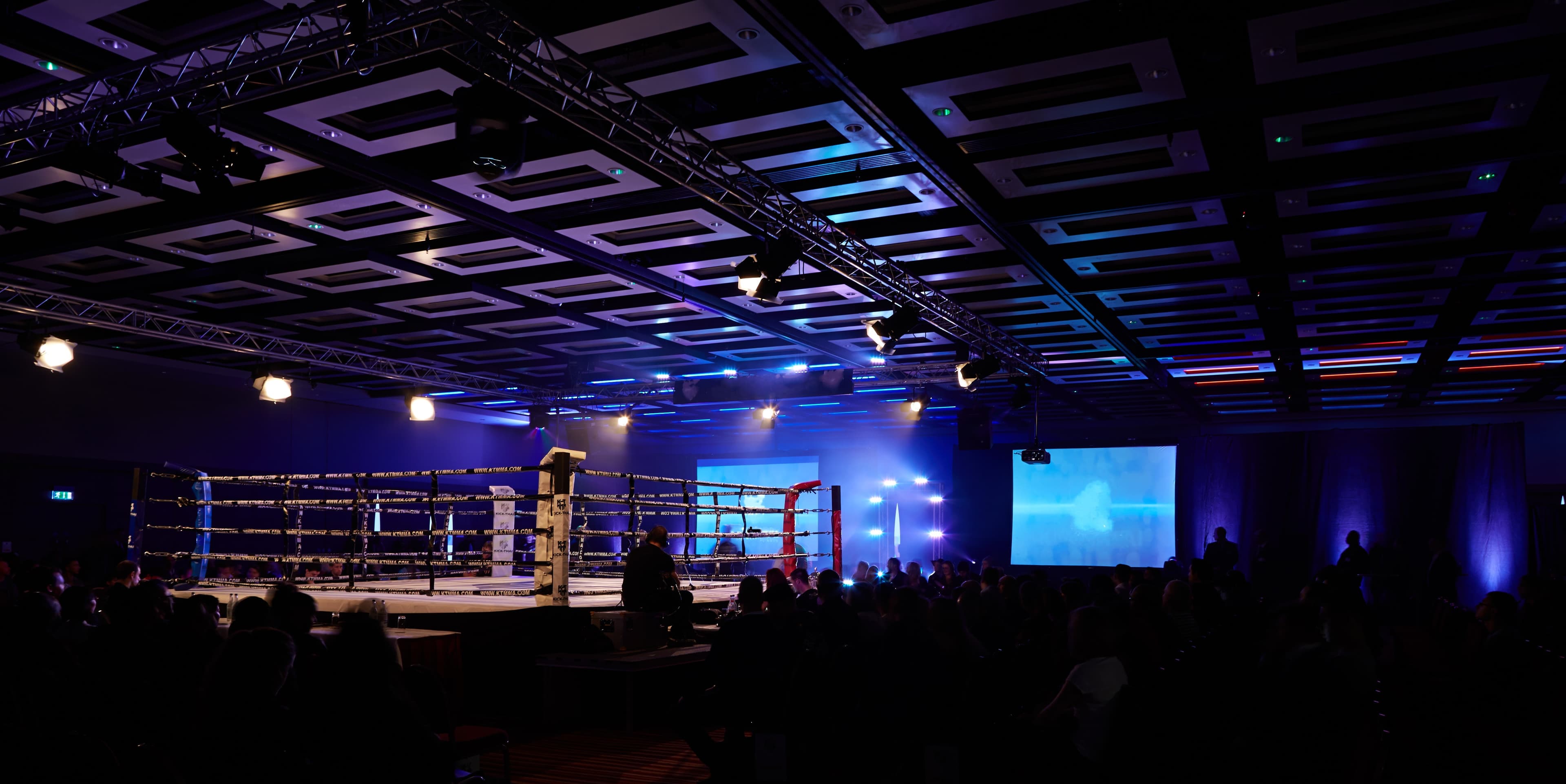 London Suite 7, Mercure London Earls Court Hotel & Conference Centre photo #3