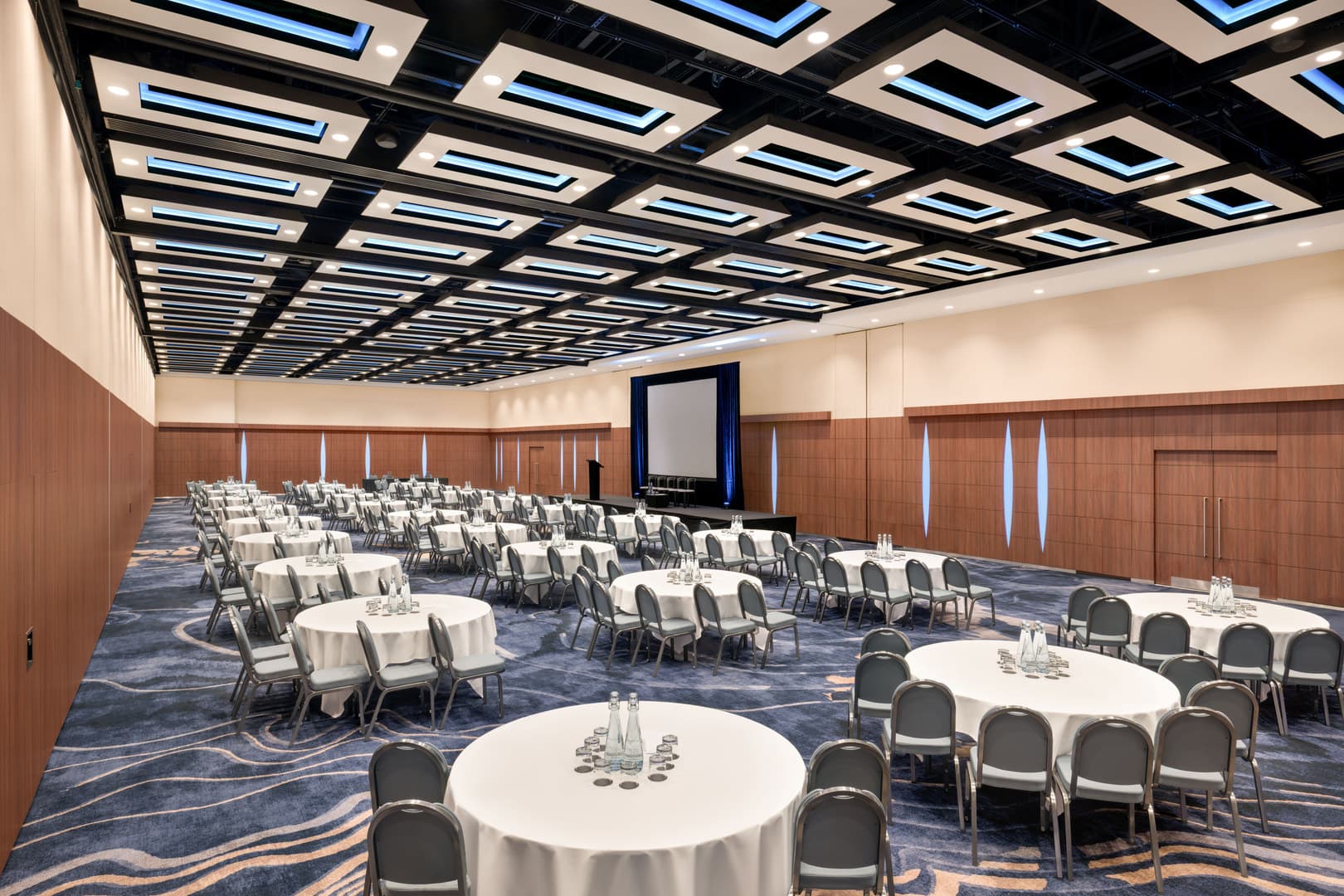 London Suite, Mercure London Earls Court Hotel & Conference Centre photo #2