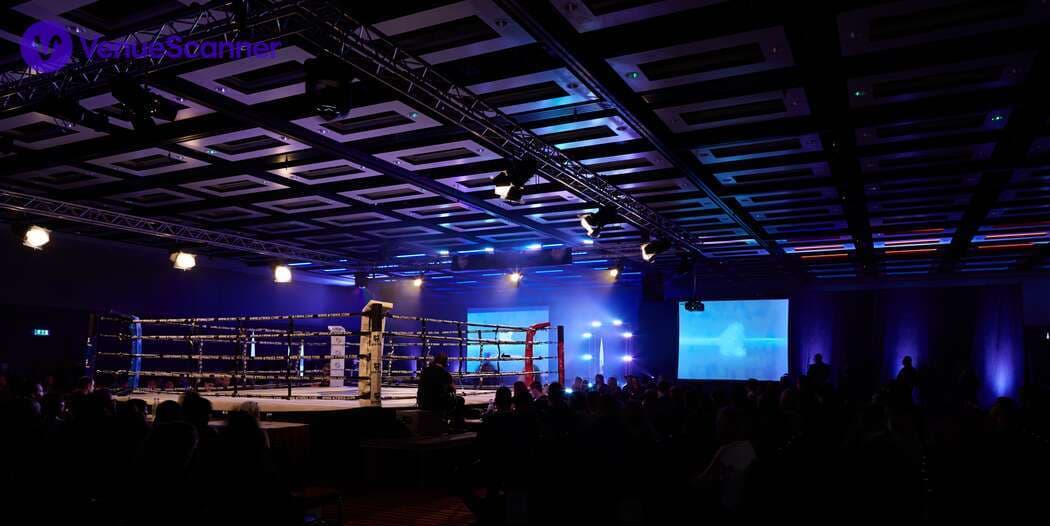 London Suite 7, Mercure London Earls Court Hotel & Conference Centre photo #3