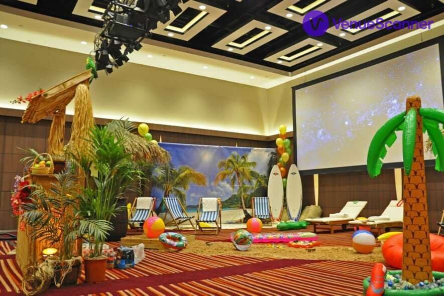 London Suite 8, Mercure London Earls Court Hotel & Conference Centre photo #2