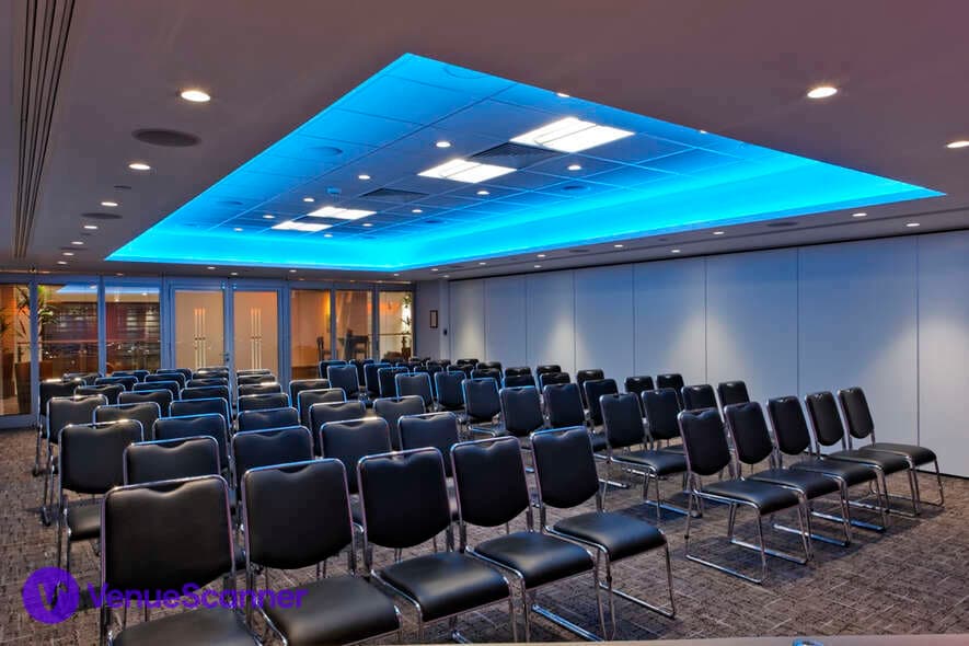 Leonardo Royal London Tower Bridge, Beaumont Suite photo #3