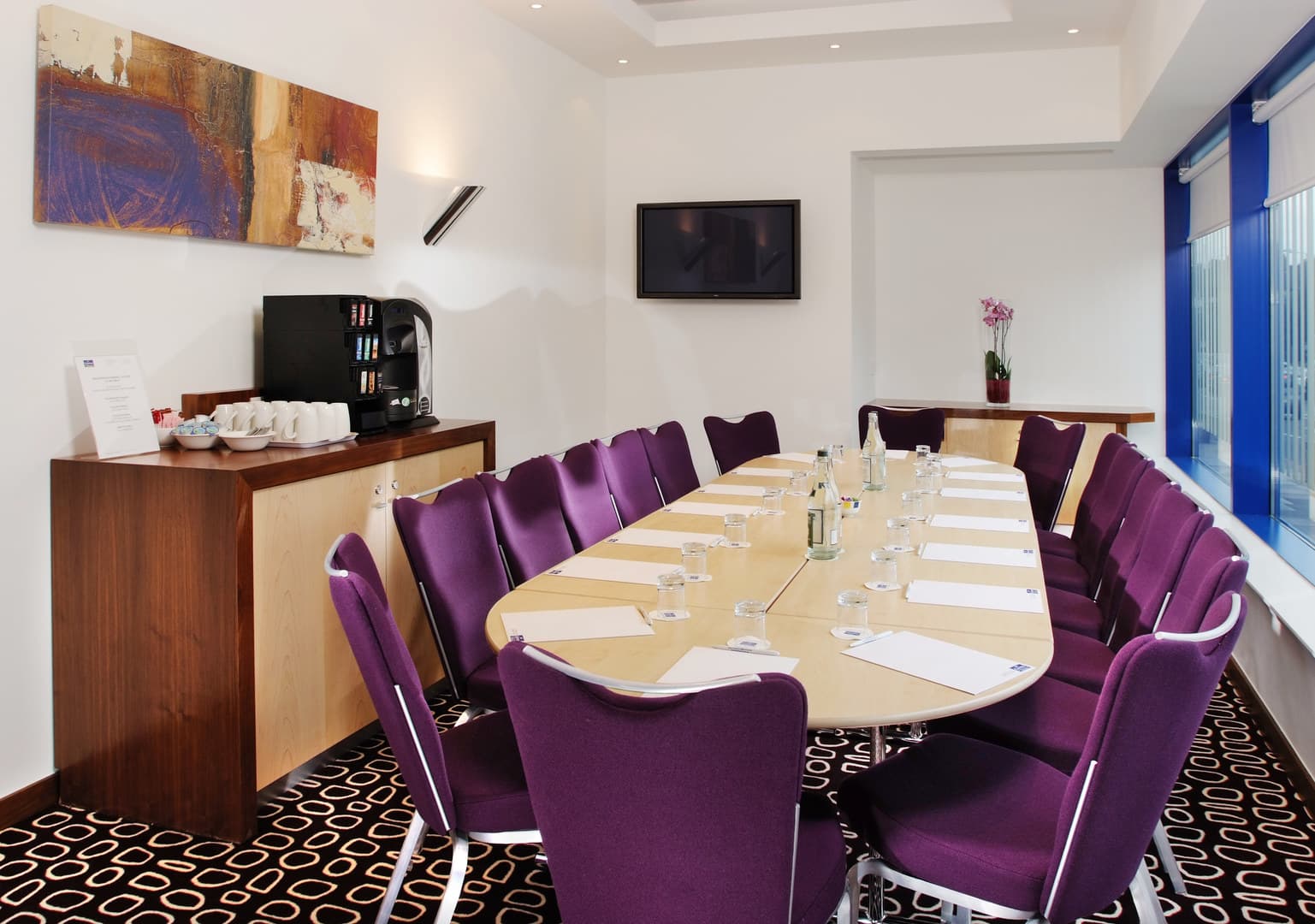 Shaftesbury Suite, Avenue photo #1