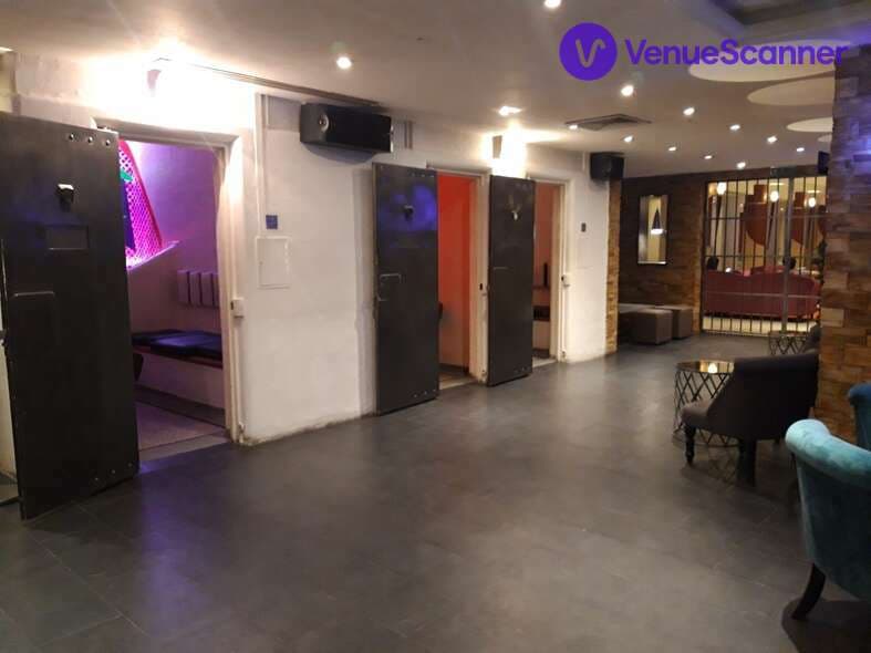 The Main Bar, Courthouse Hotel Soho photo #3