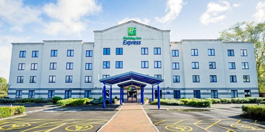 Guest Rooms, Holiday Inn Express Poole photo #2