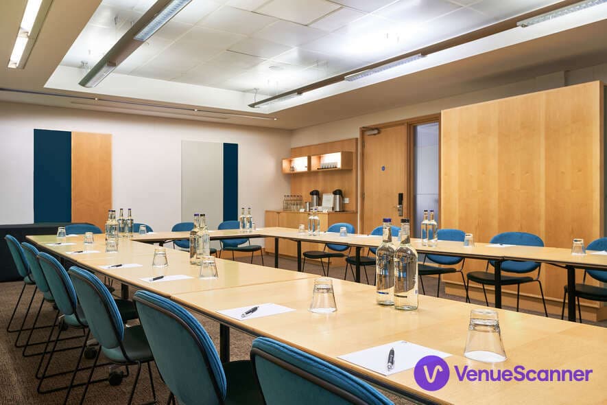 The Cumberland Hotel, Studio 5 photo #3