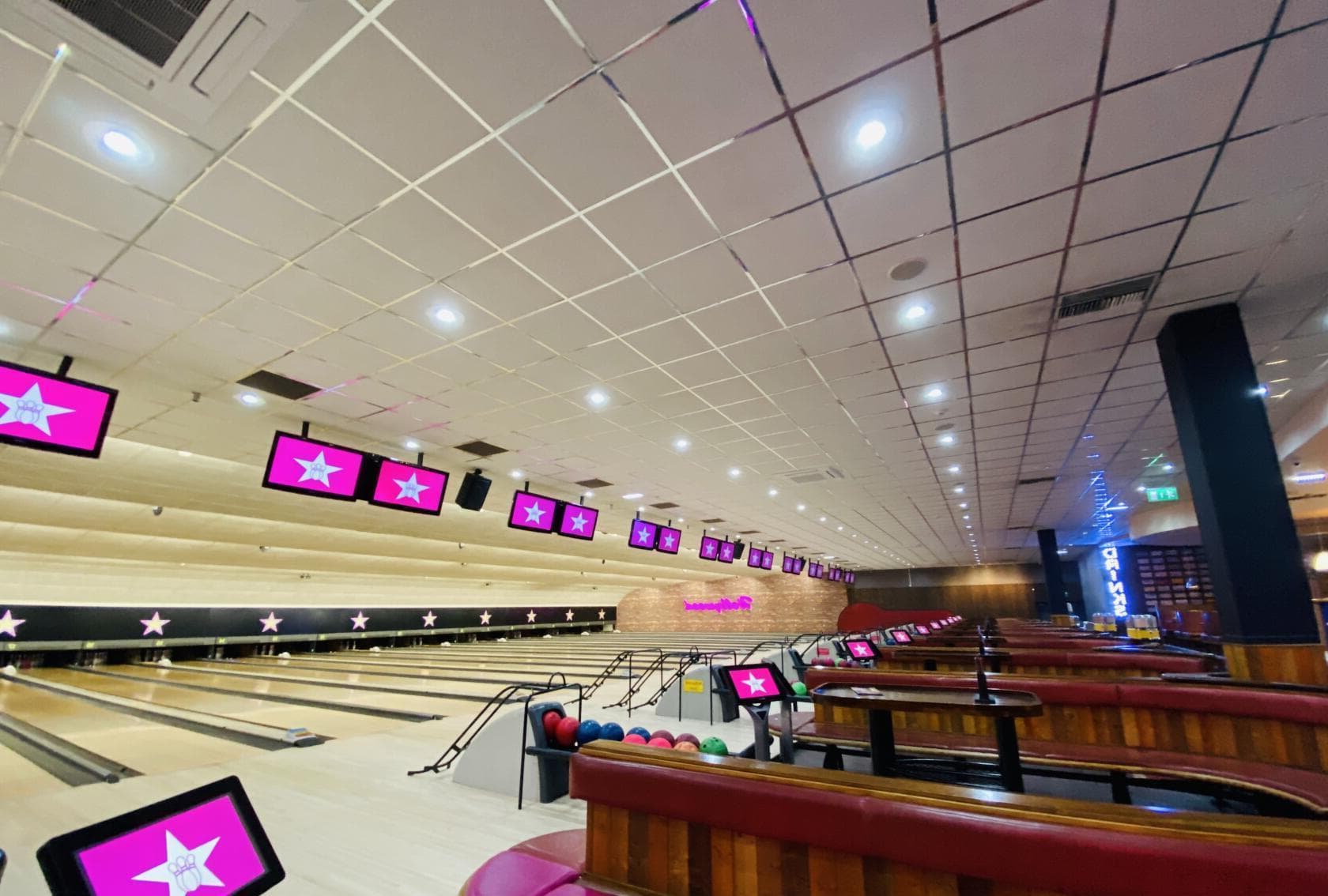 Whole Venue, Hollywood Bowl - Basildon photo #1