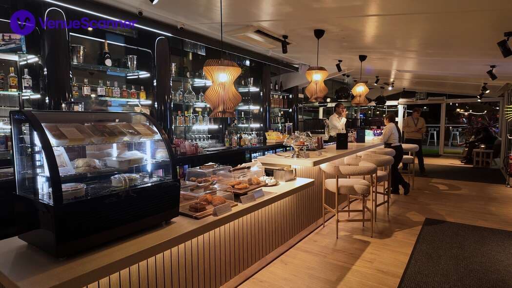 Clipper Lounge EMB, Clipper Lounge EMB photo #3