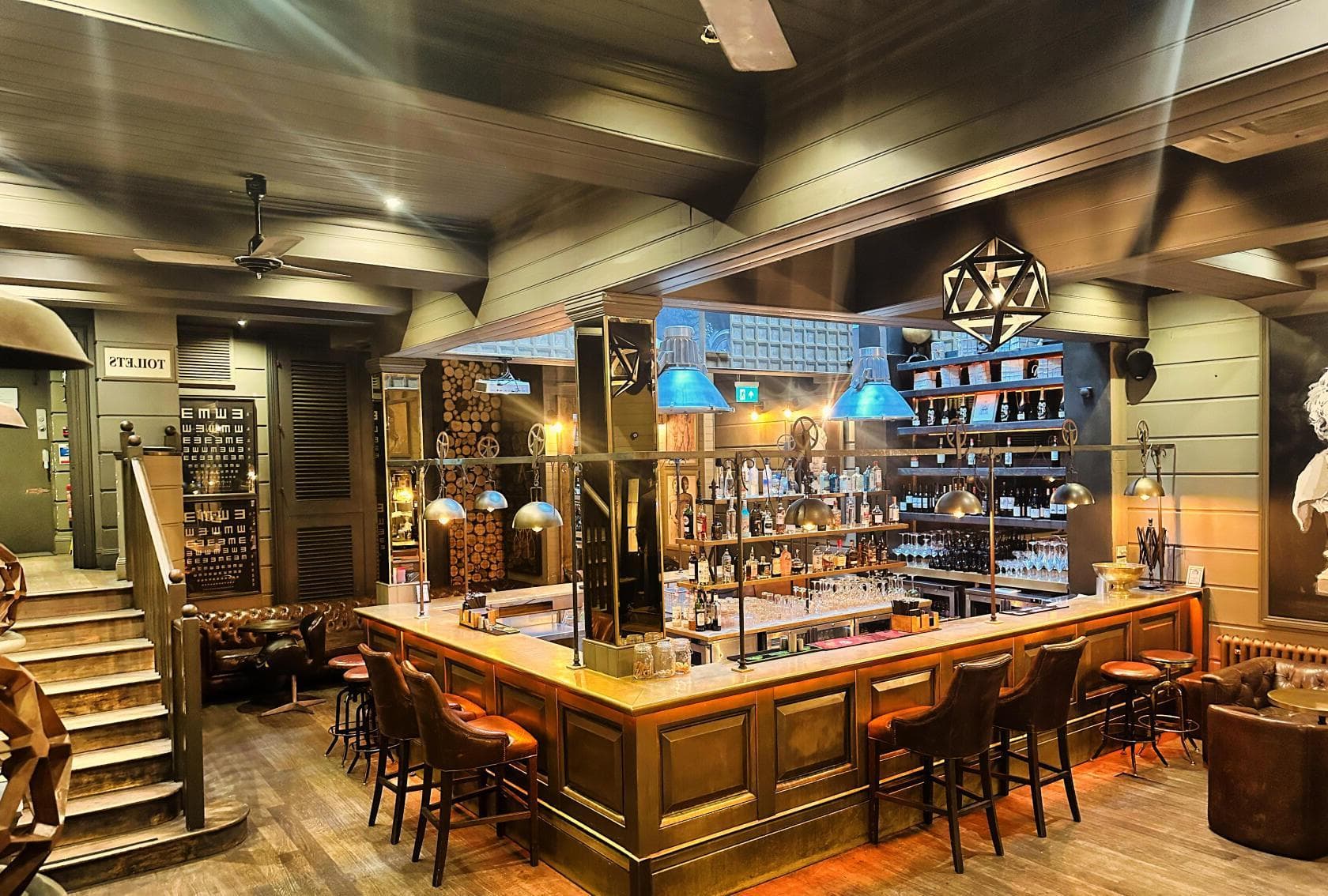 The Back Bar, No 32 photo #1