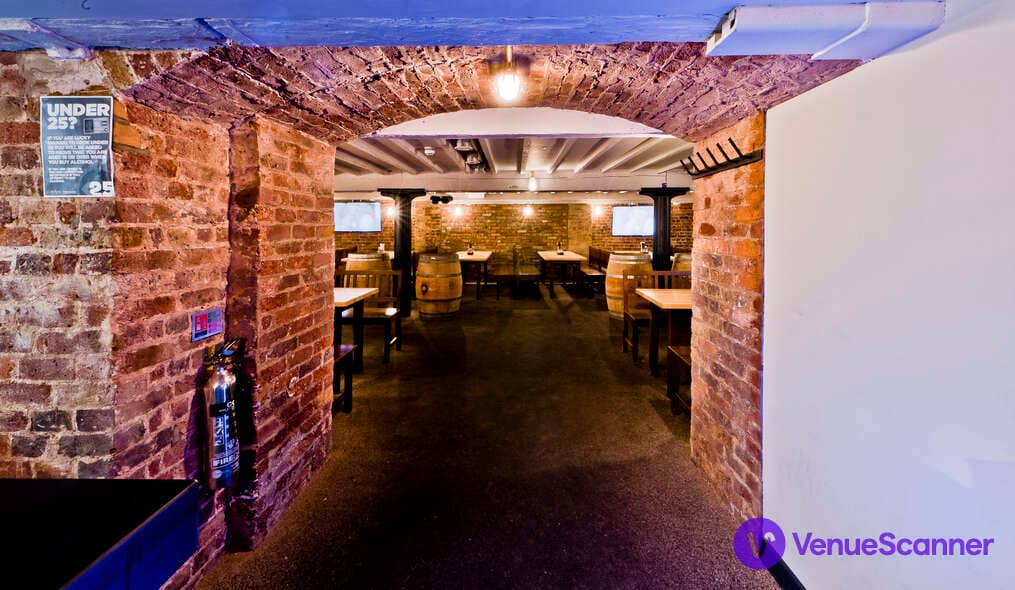 Munich Cricket Club Tower Hill, Bierkeller photo #3