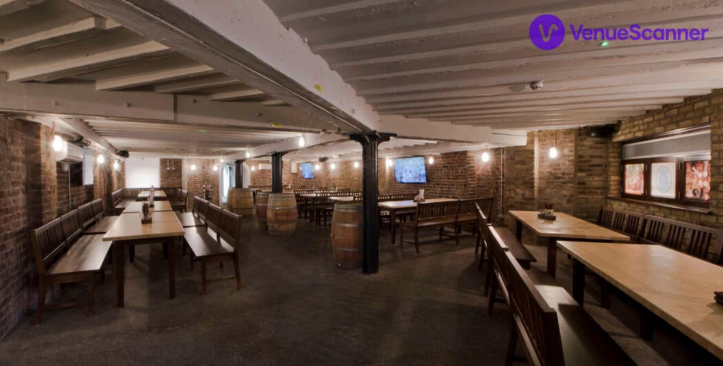 Bierkeller, Munich Cricket Club Tower Hill photo #1