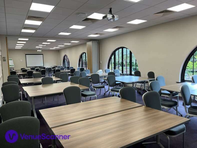 Rose And Fuchsia, Milton Hill House photo #3