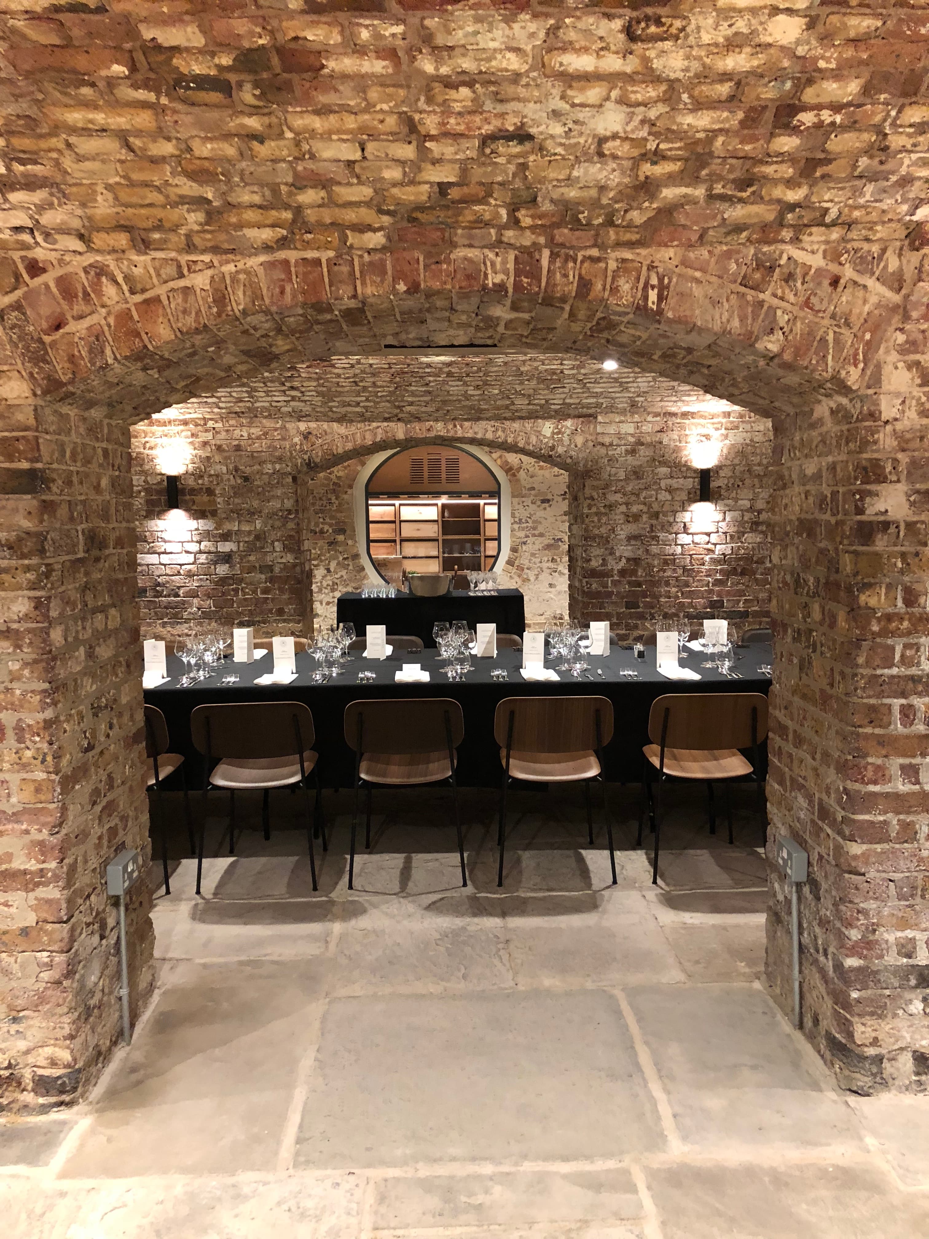 London Bridge Arches, Glaziers Hall photo #10