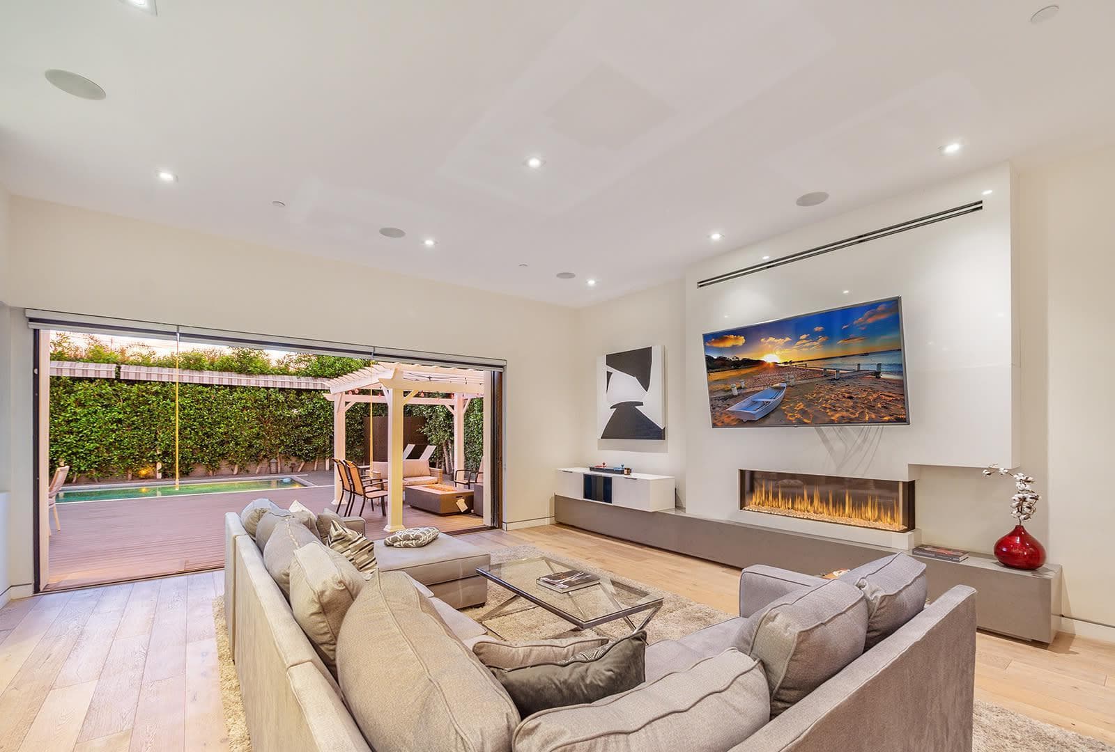 Entire Luxury Mansion, Luxury Mansion w/ Backyard Oasis photo #1