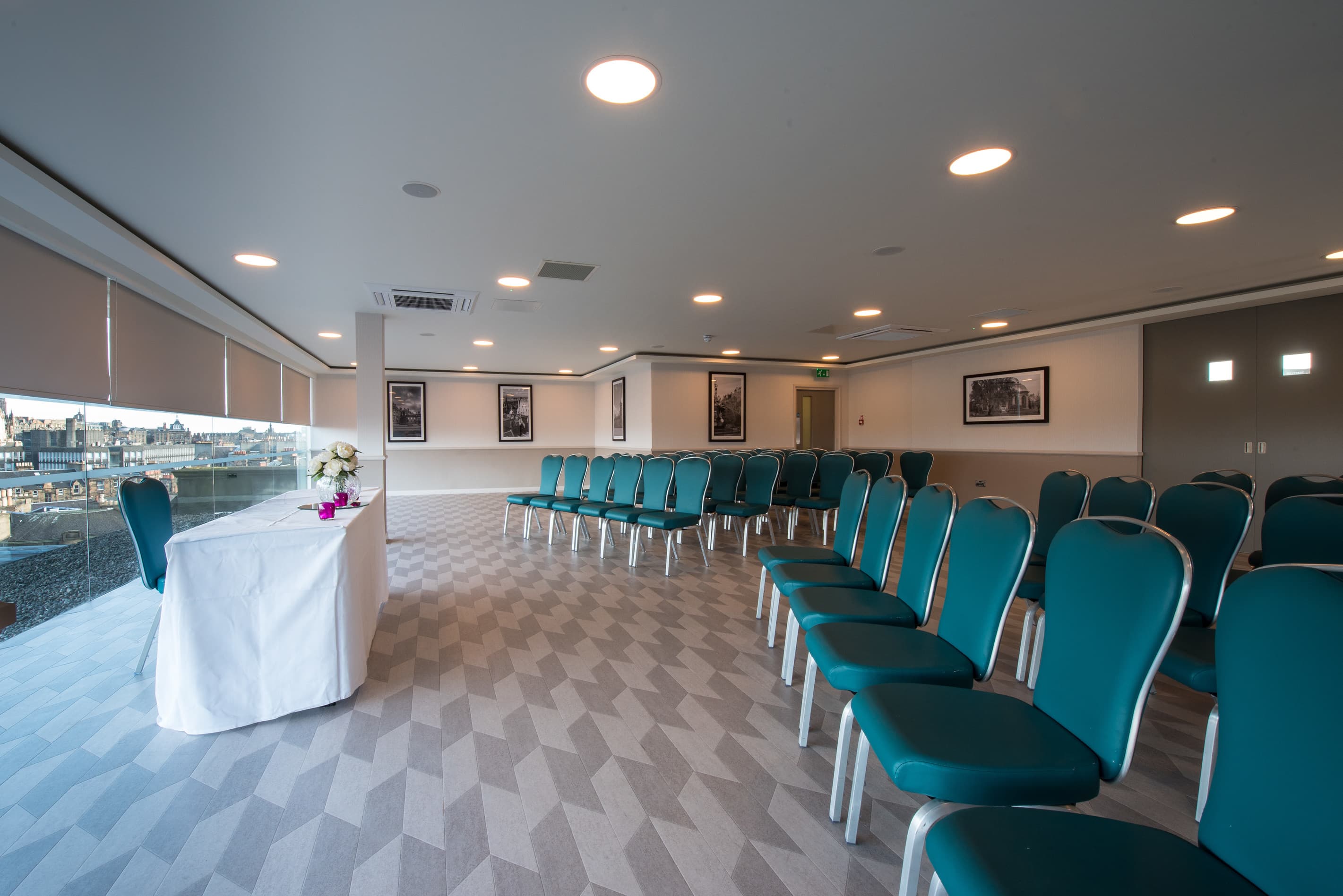 The Penthouse / Skybar, Doubletree By Hilton Edinburgh City Centre photo #13