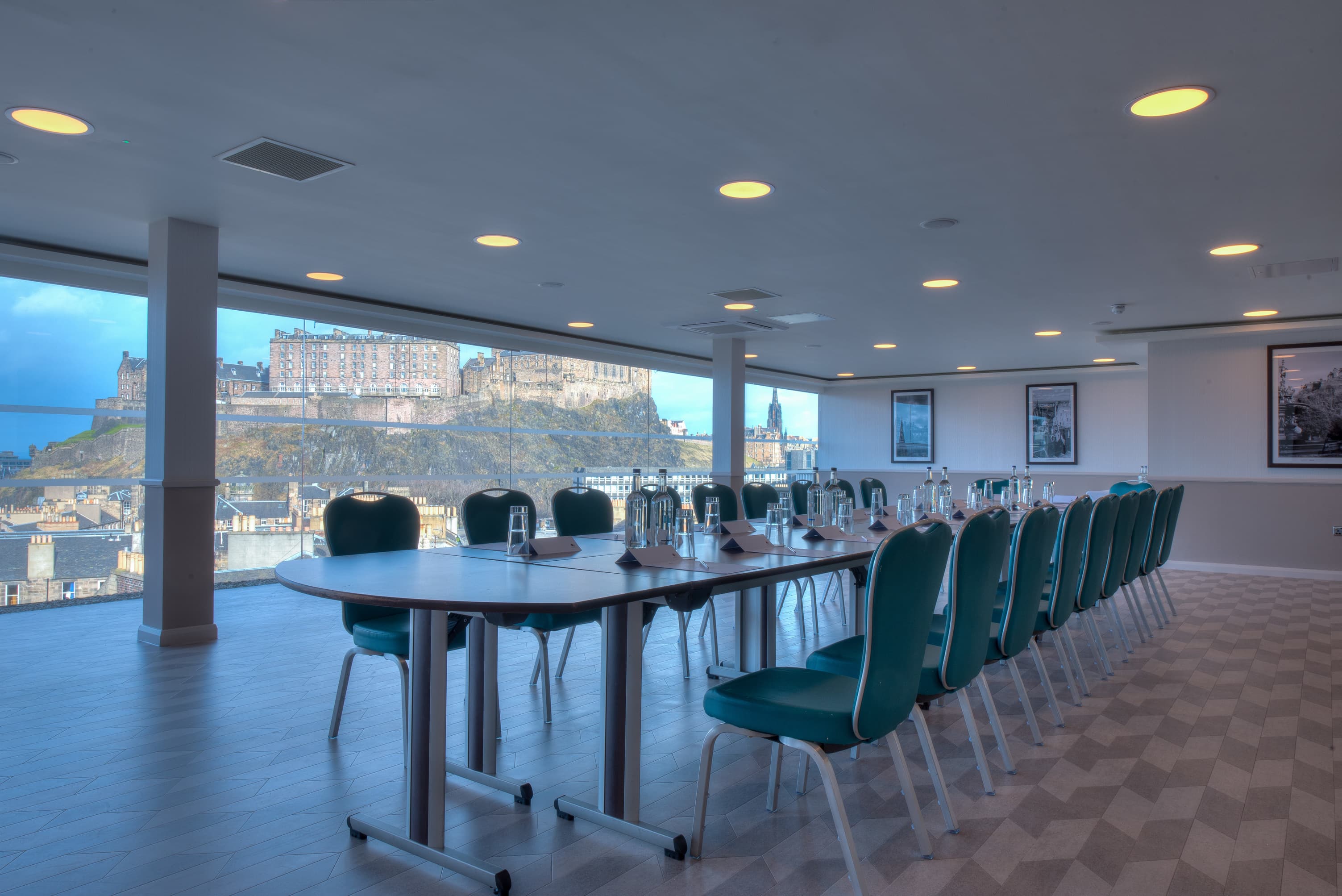 The Penthouse / Skybar, Doubletree By Hilton Edinburgh City Centre photo #12