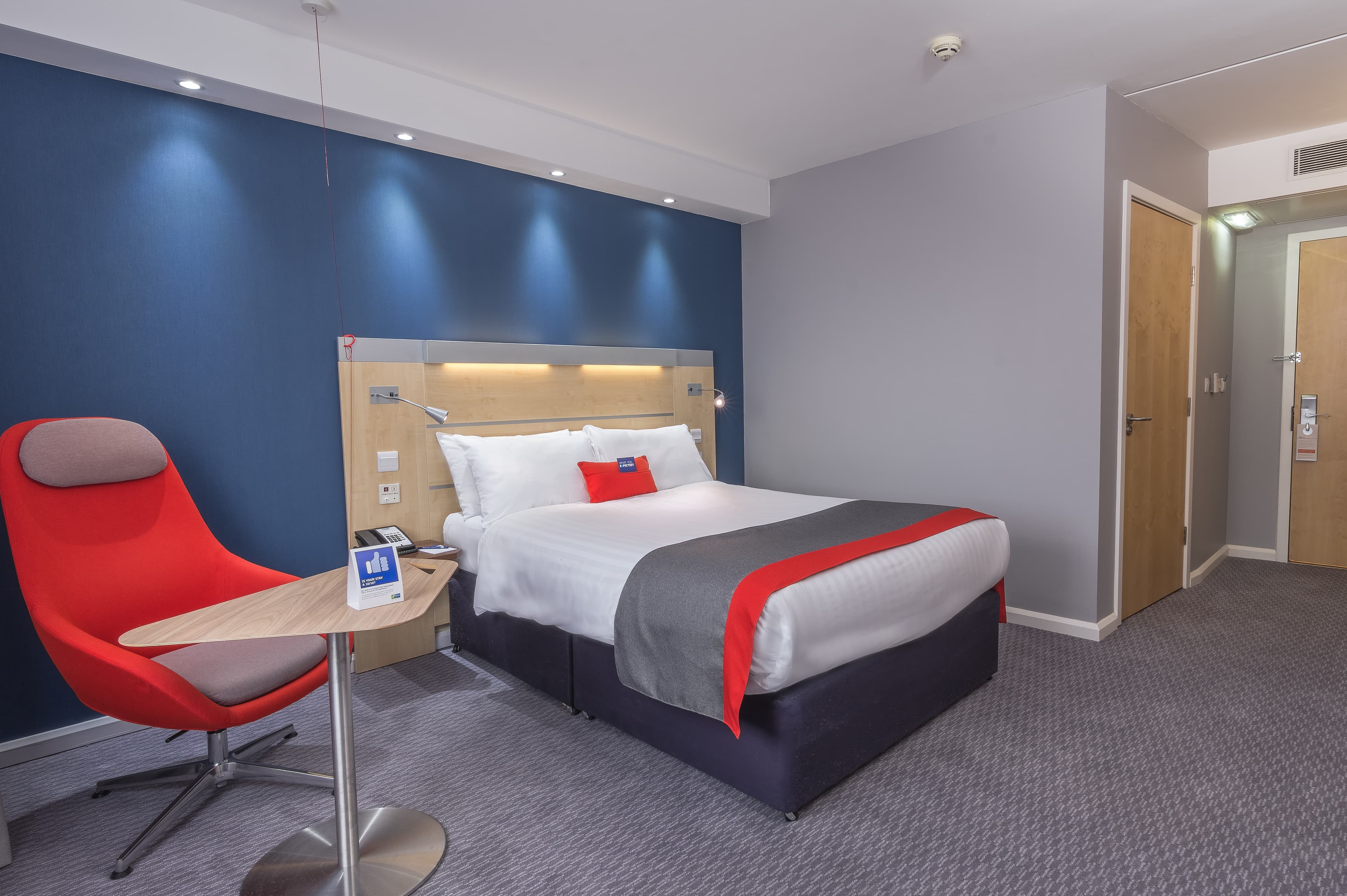 Holiday Inn Express Kettering, Rockingham Suite, undefined photo #11