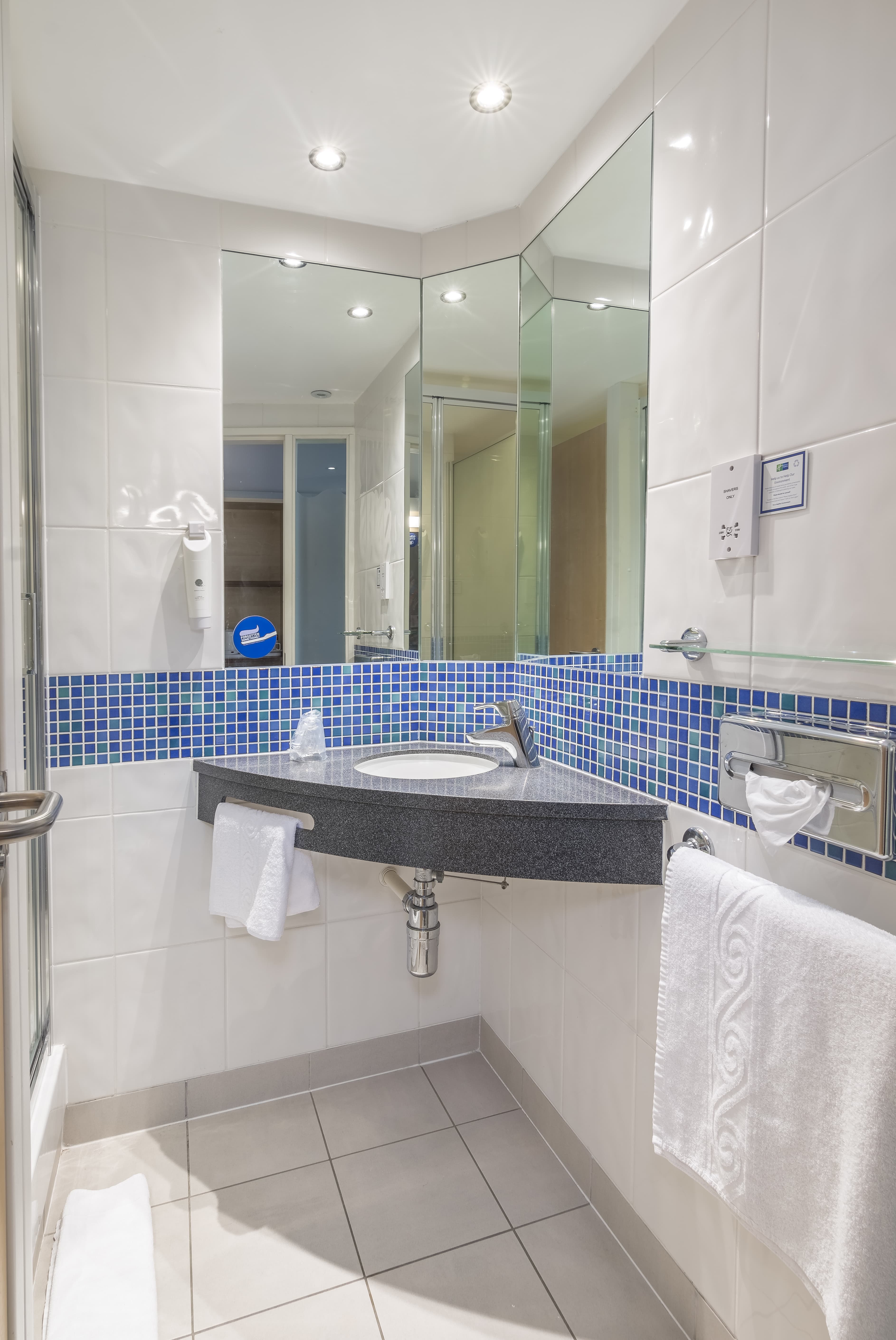 Holiday Inn Express Kettering, Rockingham Suite, undefined photo #14