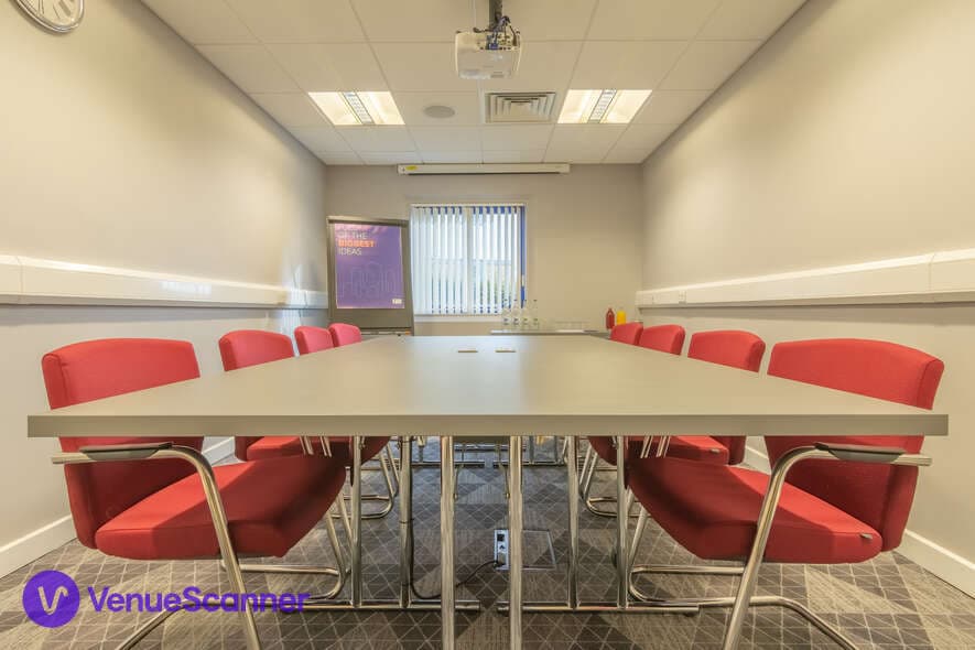 Rushton / Wicksteed Suites, Holiday Inn Express Kettering photo #1