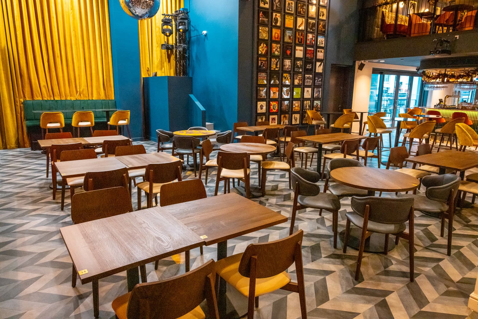 The Mezzanine, Amazing Grace Canary Wharf photo #8